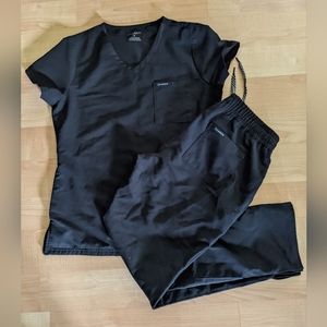 Jaanuu black scrub set